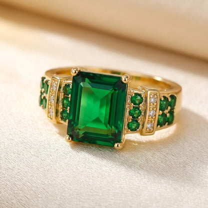 Anillo Multipiedra de Oro con Esmeraldas