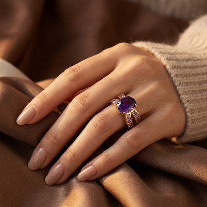 Anillo Banda Dividida de Oro con Amatista