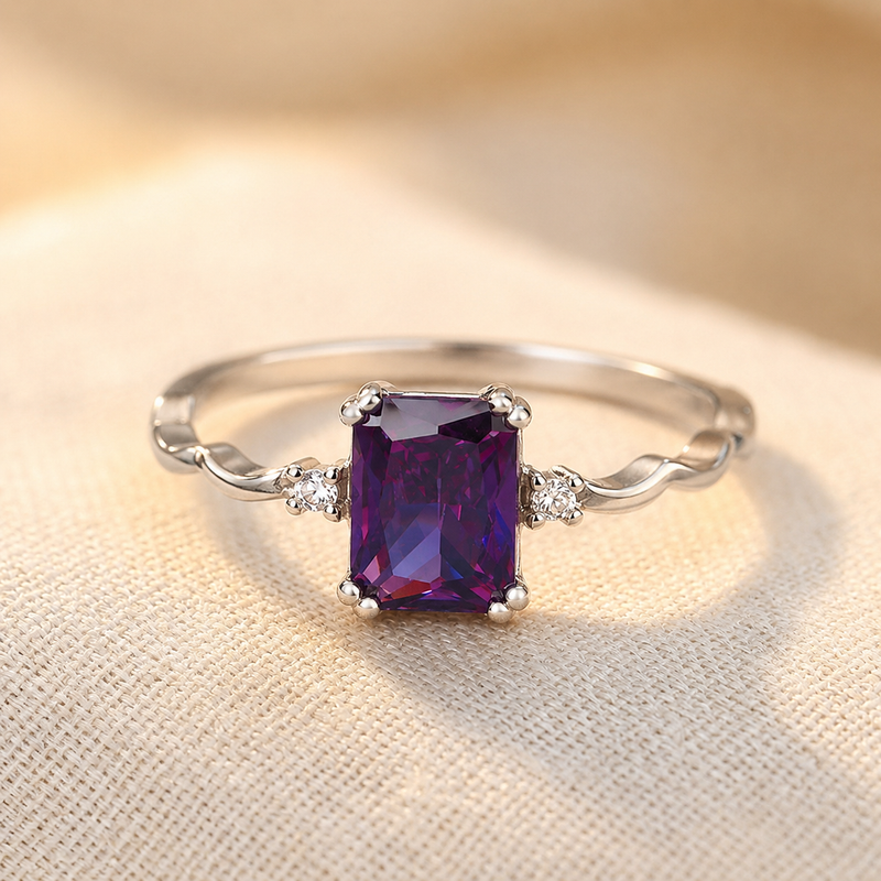 Anillo Talla Esmeralda de Plata con Amatista