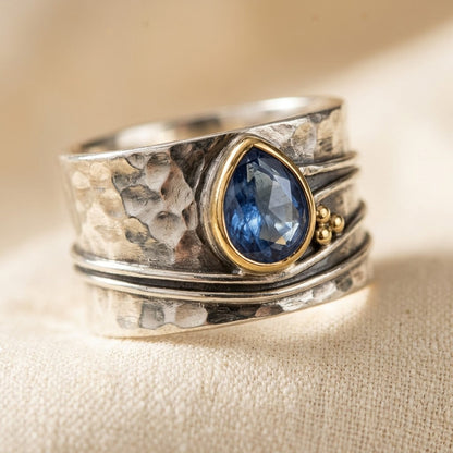 Anillo con Bisel de Plata y Oro