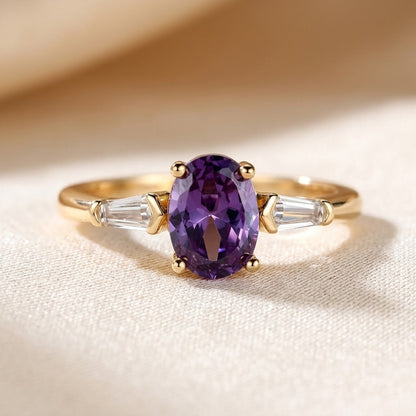 Anillo Tres Piedras de Oro con Amatista